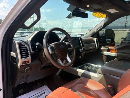 White Platinum 2018 Ford F-250 King Ranch