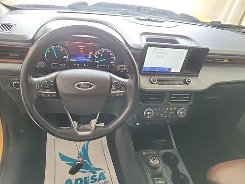 Cyber Orange Tricoat Metallic 2022 Ford Maverick Lariat