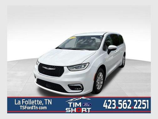 Bright White Clearcoat 2023 Chrysler Pacifica Touring L