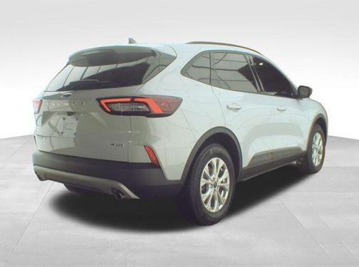 Space Silver Metallic 2025 Ford Escape Active