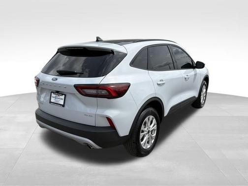 Space Silver Metallic 2025 Ford Escape Active