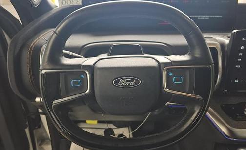 Star White Metallic Tri-Coat 2025 Ford Expedition Tremor