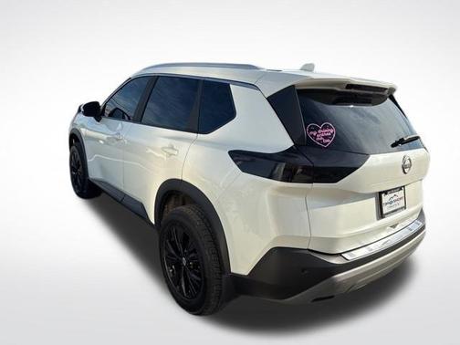 Pearl White Tricoat 2023 Nissan Rogue SV