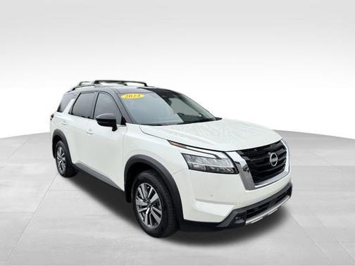 2024 Nissan Pathfinder SL FWD