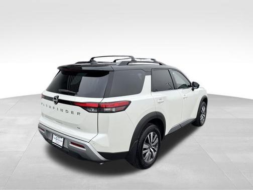2024 Nissan Pathfinder SL FWD