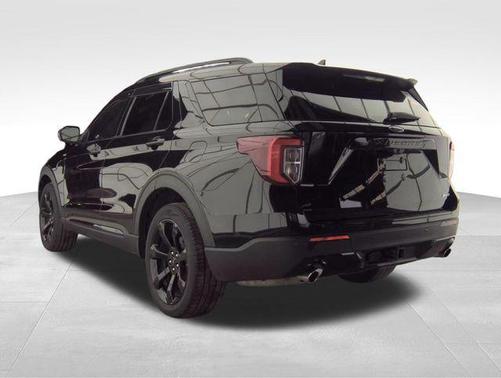 Agate Black Metallic 2023 Ford Explorer ST-Line