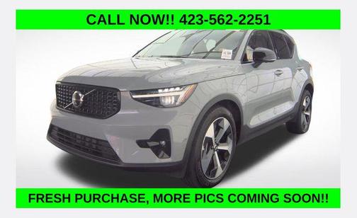 Vapour Grey Metallic 2026 Volvo XC40 Plus, B5 AWD Gas (mild hybrid), Dark