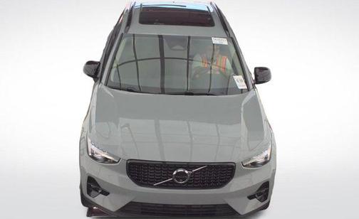 Vapour Grey Metallic 2026 Volvo XC40 Plus, B5 AWD Gas (mild hybrid), Dark
