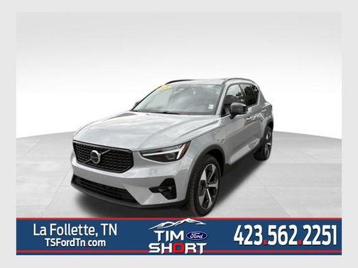 Vapour Grey Metallic 2026 Volvo XC40 Plus, B5 AWD Gas (mild hybrid), Dark