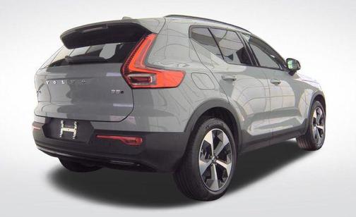 Vapour Grey Metallic 2026 Volvo XC40 Plus, B5 AWD Gas (mild hybrid), Dark