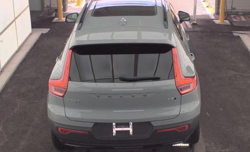 Vapour Grey Metallic 2026 Volvo XC40 Plus, B5 AWD Gas (mild hybrid), Dark