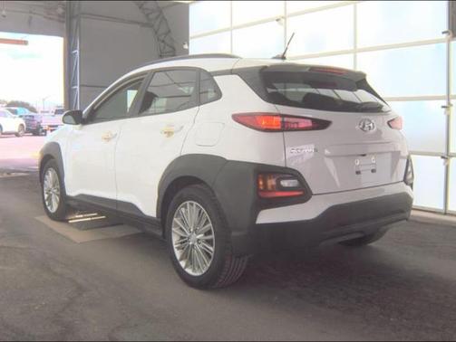 2021 Hyundai KONA SEL