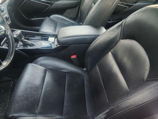 2017 Kia Cadenza Premium