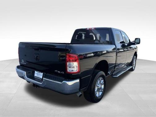Diamond Black Crystal Pearlcoat 2024 RAM 2500 Big Horn Crew Cab 4x4 6'4' Box