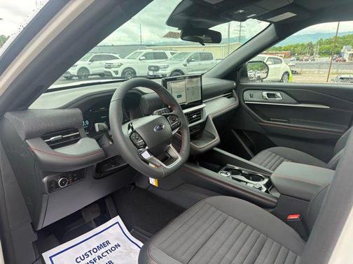 Star White Metallic Tri-Coat 2026 Ford Explorer ST-Line