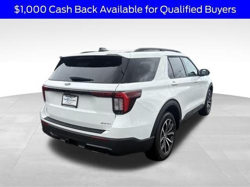 Star White Metallic Tri-Coat 2026 Ford Explorer ST-Line