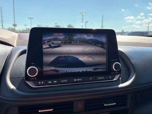 Glacier White 2023 Nissan Rogue S