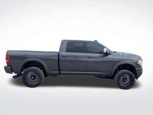 2022 RAM 2500 Laramie Crew Cab 4x4 6'4' Box