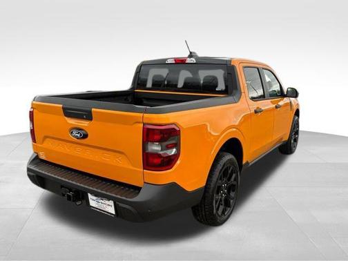 Orange Fury Metallic Tri-Coat 2026 Ford Maverick XLT