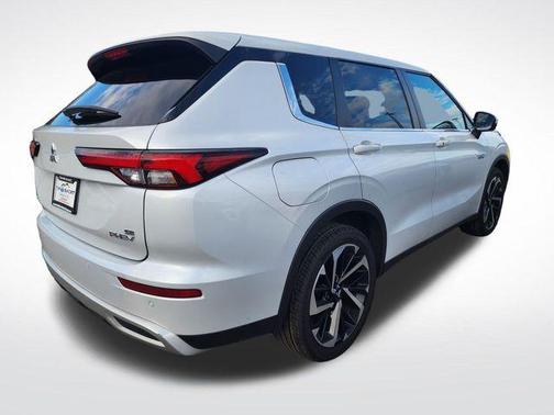 2023 Mitsubishi Outlander PHEV SE S-AWC