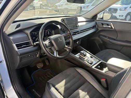 2023 Mitsubishi Outlander PHEV SE S-AWC