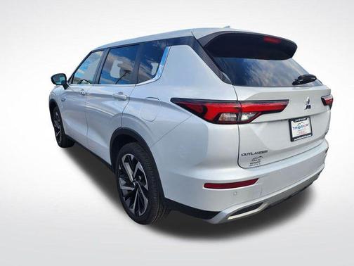 2023 Mitsubishi Outlander PHEV SE S-AWC
