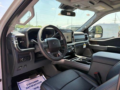 Avalanche 2026 Ford F-350 Lariat