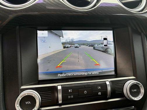 Summit White 2022 Buick Encore GX Essence