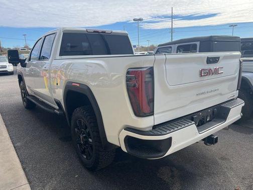 2024 GMC Sierra 2500 AT4