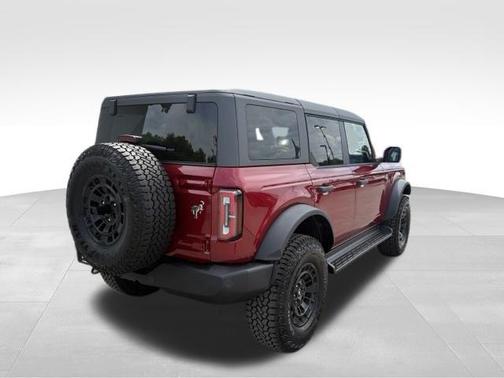 Ruby Red Metallic Tinted Clearcoat 2026 Ford Bronco Outer Banks