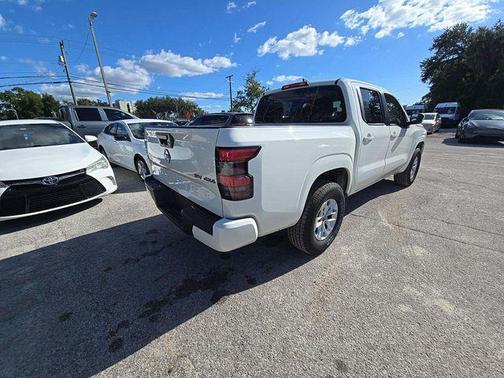 2024 Nissan Frontier SV