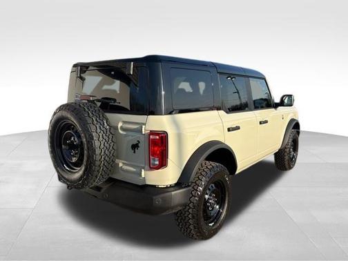 Desert Sand 2026 Ford Bronco Big Bend