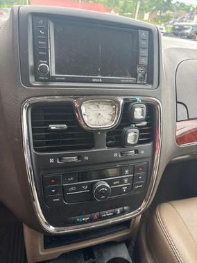 Cashmere/Sandstone Pearlcoat 2015 Chrysler Town & Country Touring
