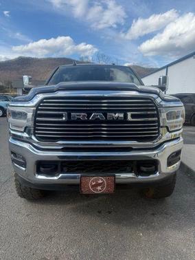 2022 RAM 2500 Laramie Crew Cab 4x4 6'4' Box