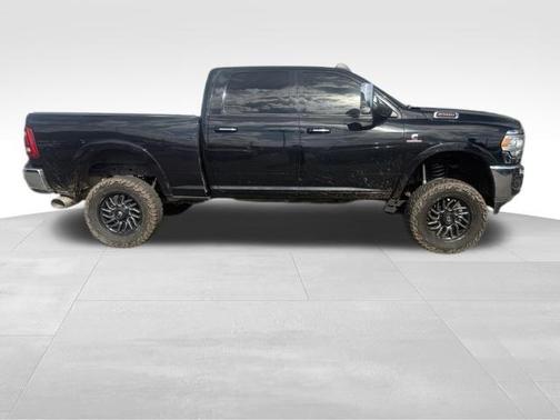2022 RAM 2500 Laramie Crew Cab 4x4 6'4' Box