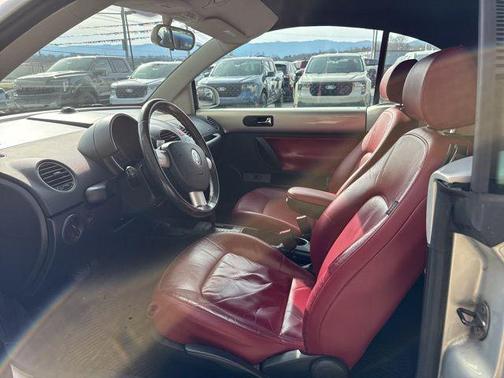 2009 Volkswagen New Beetle L