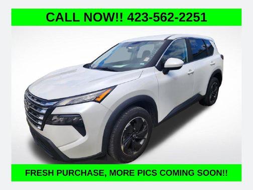 White Pearl 2025 Nissan Rogue SV