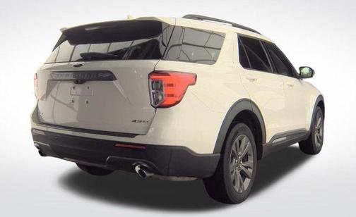 Star White Metallic Tri-Coat 2024 Ford Explorer XLT