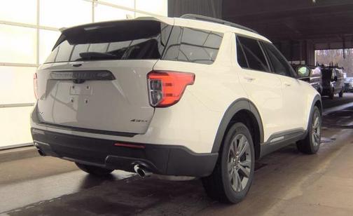 Star White Metallic Tri-Coat 2024 Ford Explorer XLT