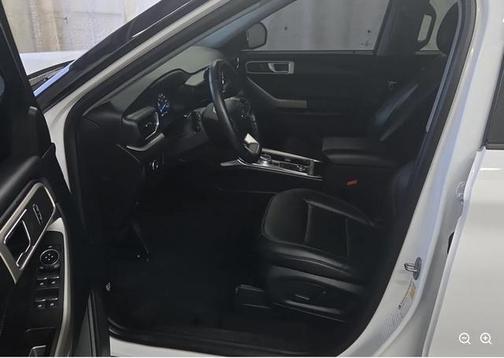 Oxford White 2023 Ford Explorer XLT