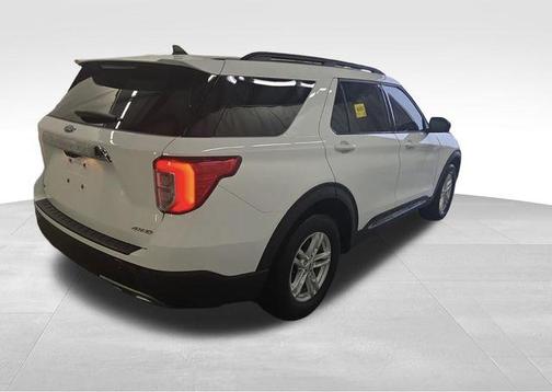 Oxford White 2023 Ford Explorer XLT