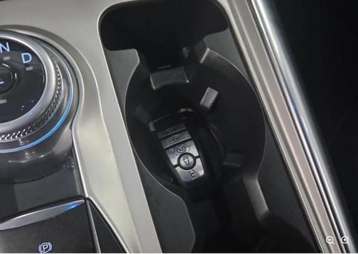 Oxford White 2023 Ford Explorer XLT