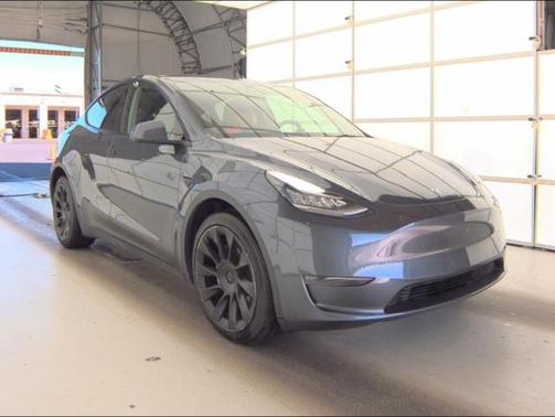 2022 Tesla Model Y Long Range Dual Motor All-Wheel Drive