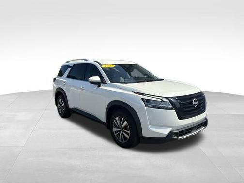 2022 Nissan Pathfinder SL 4WD