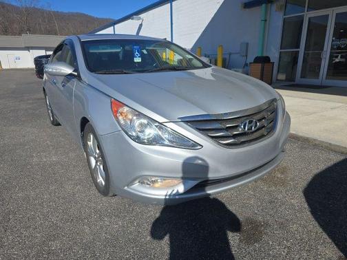 2011 Hyundai SONATA Limited