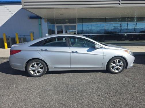 2011 Hyundai SONATA Limited