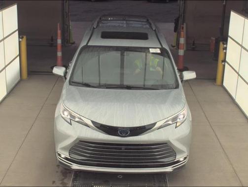 2021 Toyota Sienna Platinum 7 Passenger