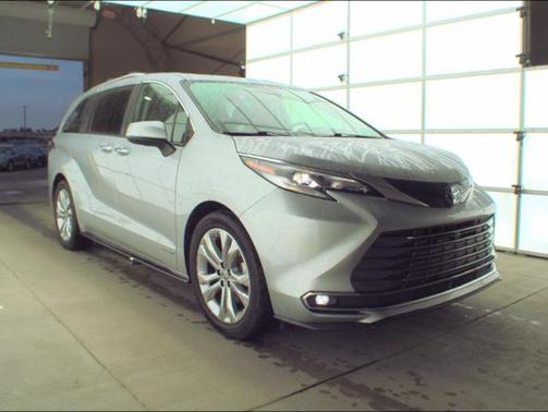 2021 Toyota Sienna Platinum 7 Passenger