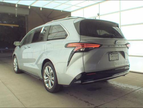 2021 Toyota Sienna Platinum 7 Passenger
