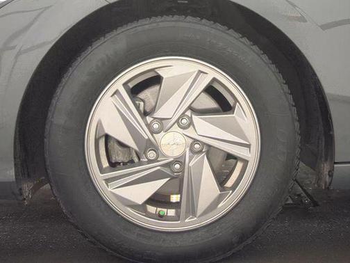 Ecotronic Gray 2024 Hyundai ELANTRA SE